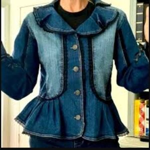NWOT The pyramid collection 2 tone ruffle collar lace trim pleated jacket sz Med